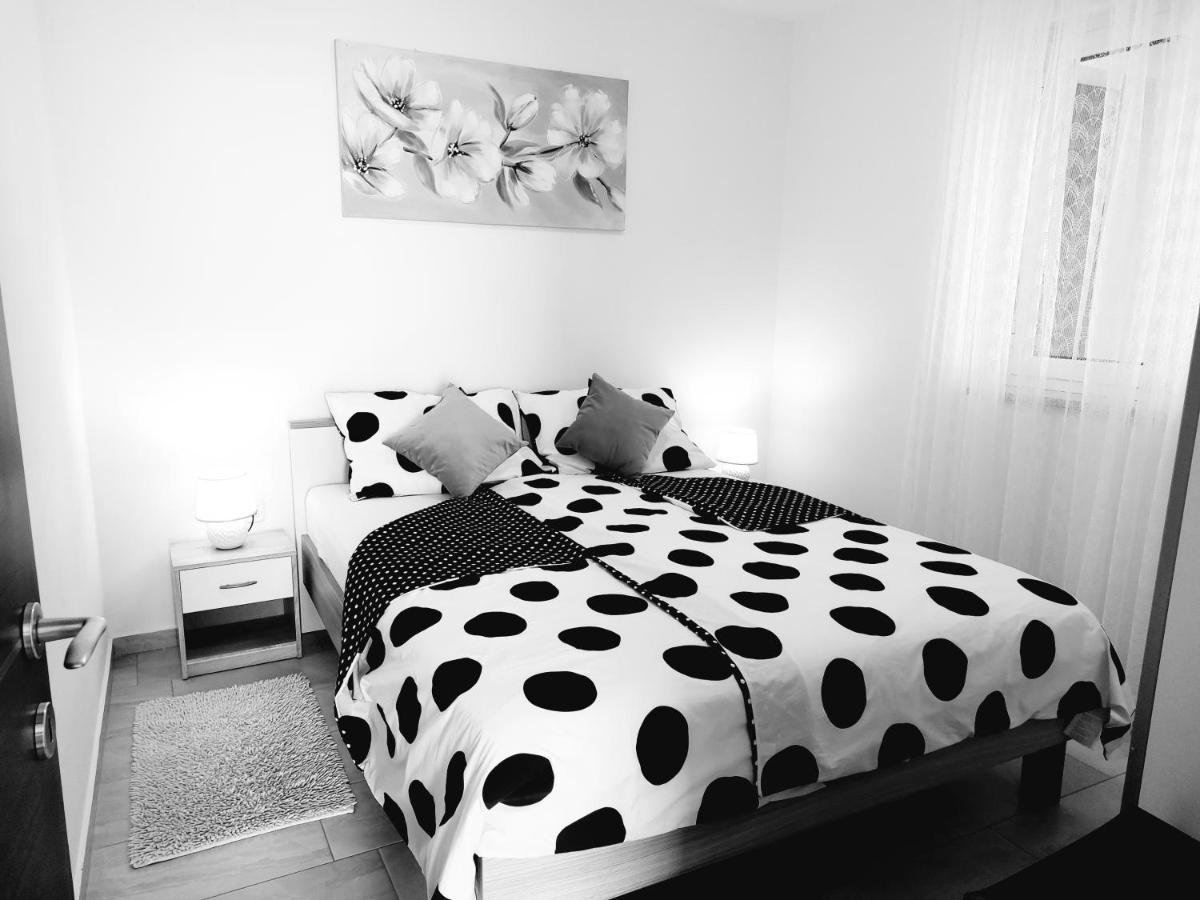 Apartments Sara لوفغان المظهر الخارجي الصورة